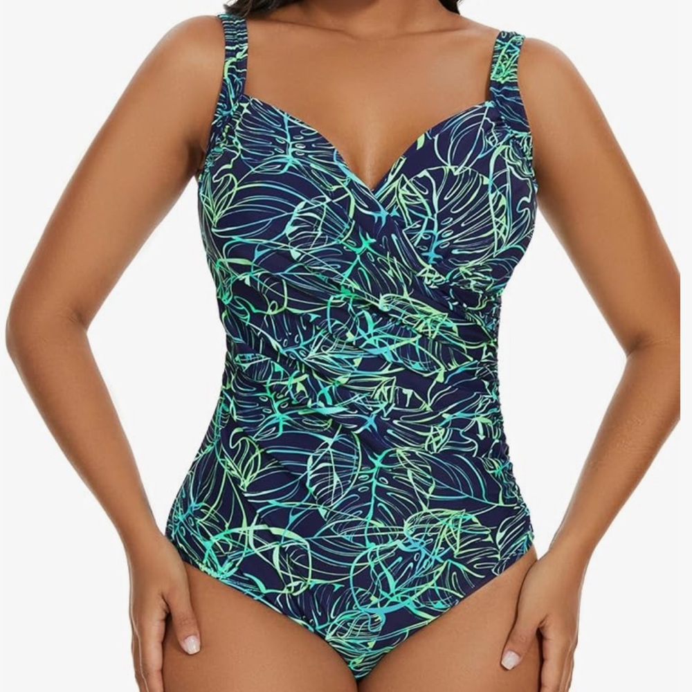 NWT Aqua  Regina One Piece Ruched Tummy Control Plus Size Swimsuit Bathing Suit